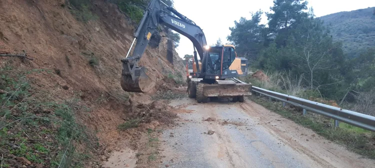 İzmir’de Sağanak Yağışa Anında Müdahale!