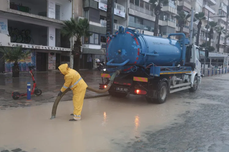 İzmir’de Sel ve Fırtına İçin Acil Önlemler Alındı!