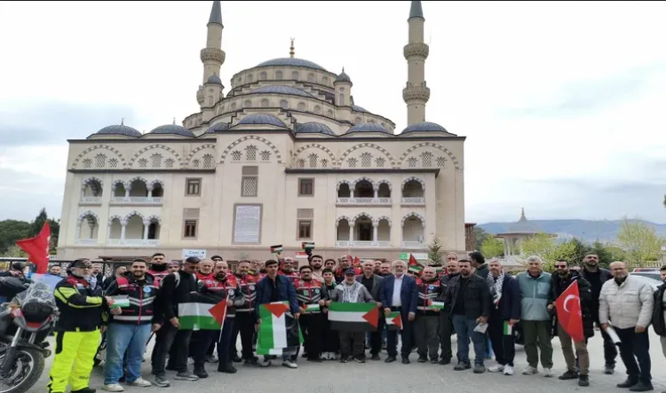 İzmir’de STK’lar Filistin İçin Araç Konvoyu Düzenledi