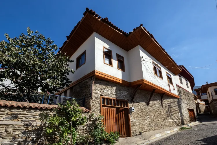 <p><strong>İzmir’de Tarihe Saygı Ödülleri Sahiplerini Buldu</strong></p>