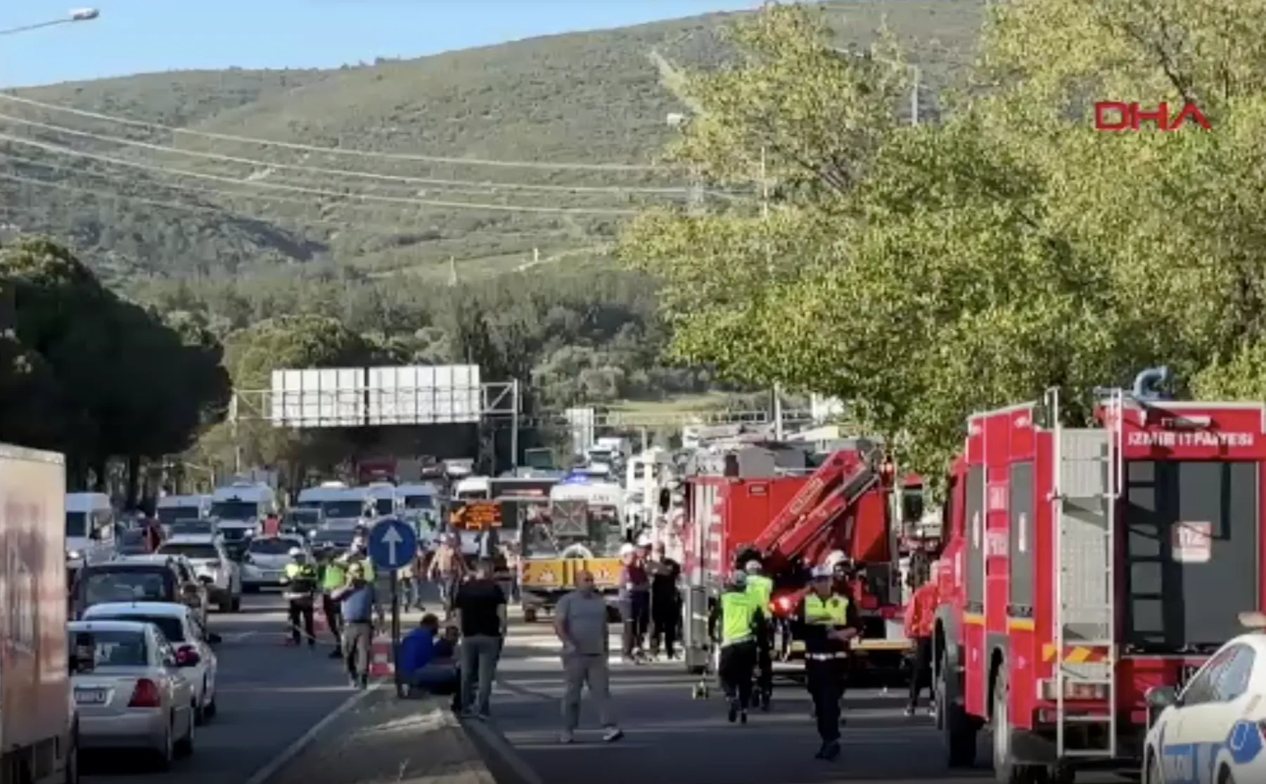 İzmir’de TIR Kazası: 3 Ölü, 7 Yaralı!