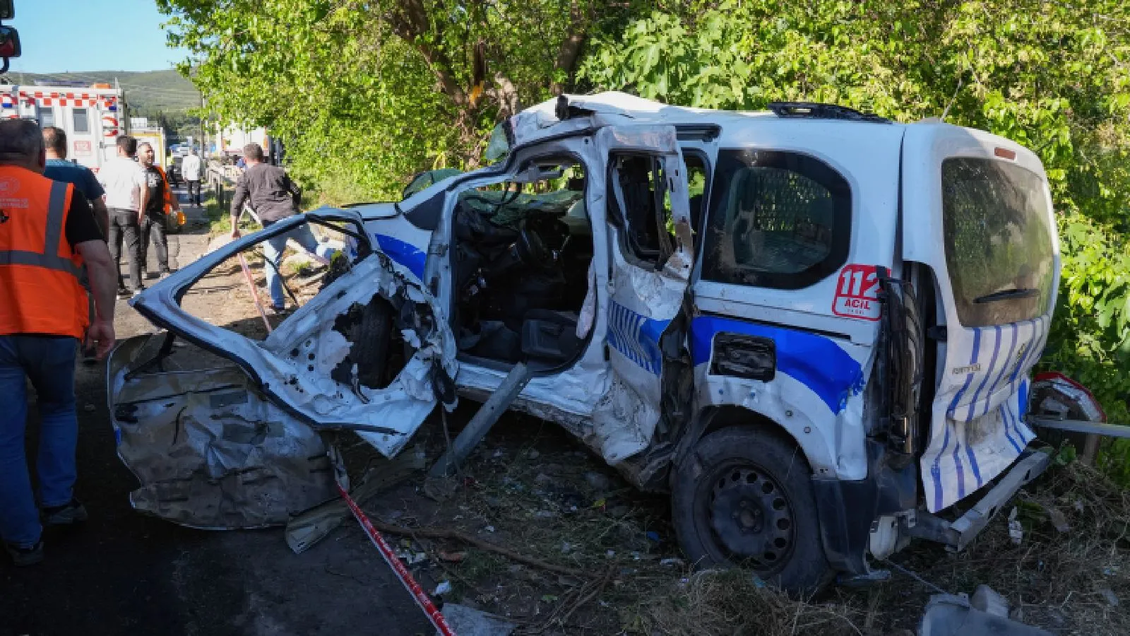 İzmir’de TIR Kazasında 3 Kişi Hayatını Kaybetti