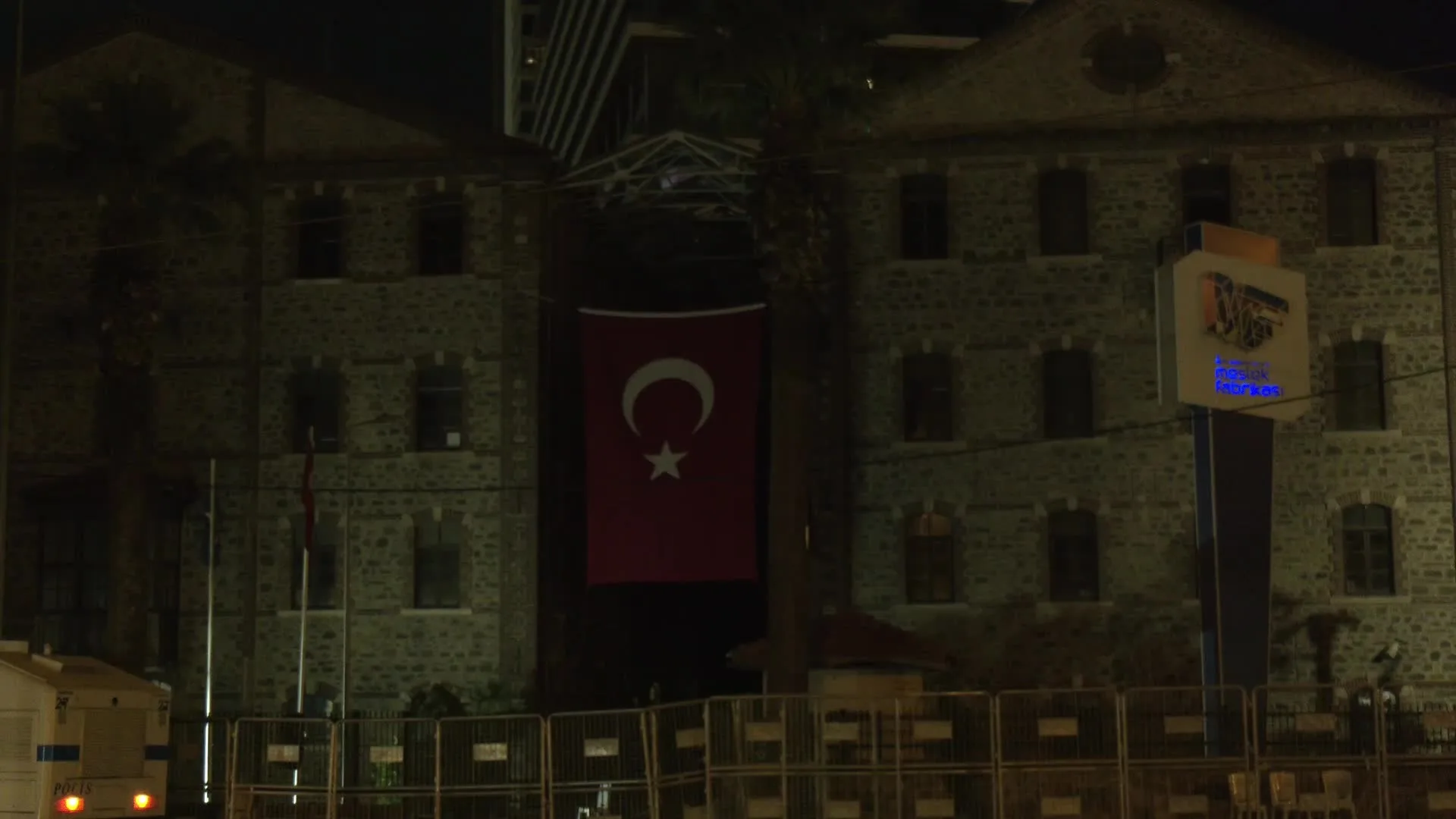 İzmir’de Tugay Nöbeti Üçüncü Güne Taşındı!