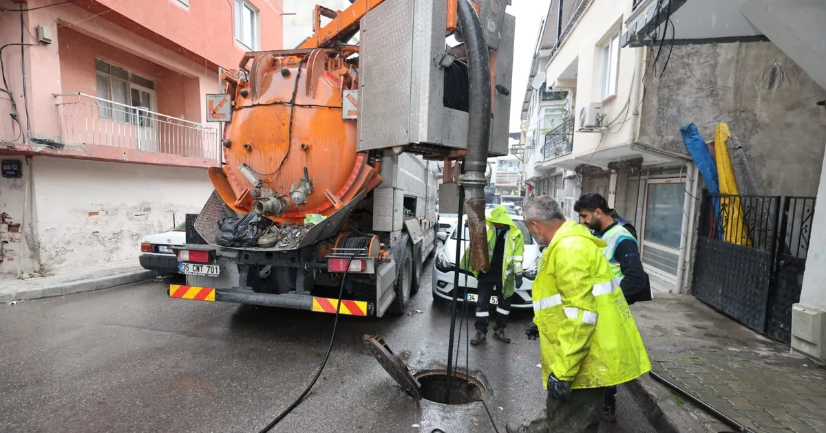 İzmir’de Yağmur Alarmı: Önlemler Alındı!
