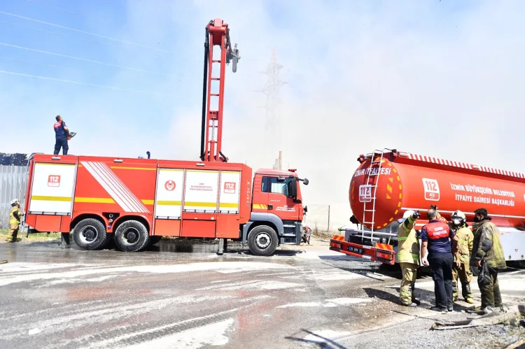 İzmir’de Yangınlara Hızla Müdahale: İtfaiye Savaşta!