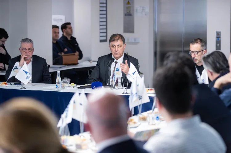 İzmir’de Yapay Zeka Konseyi İlk Toplantısını Yaptı!