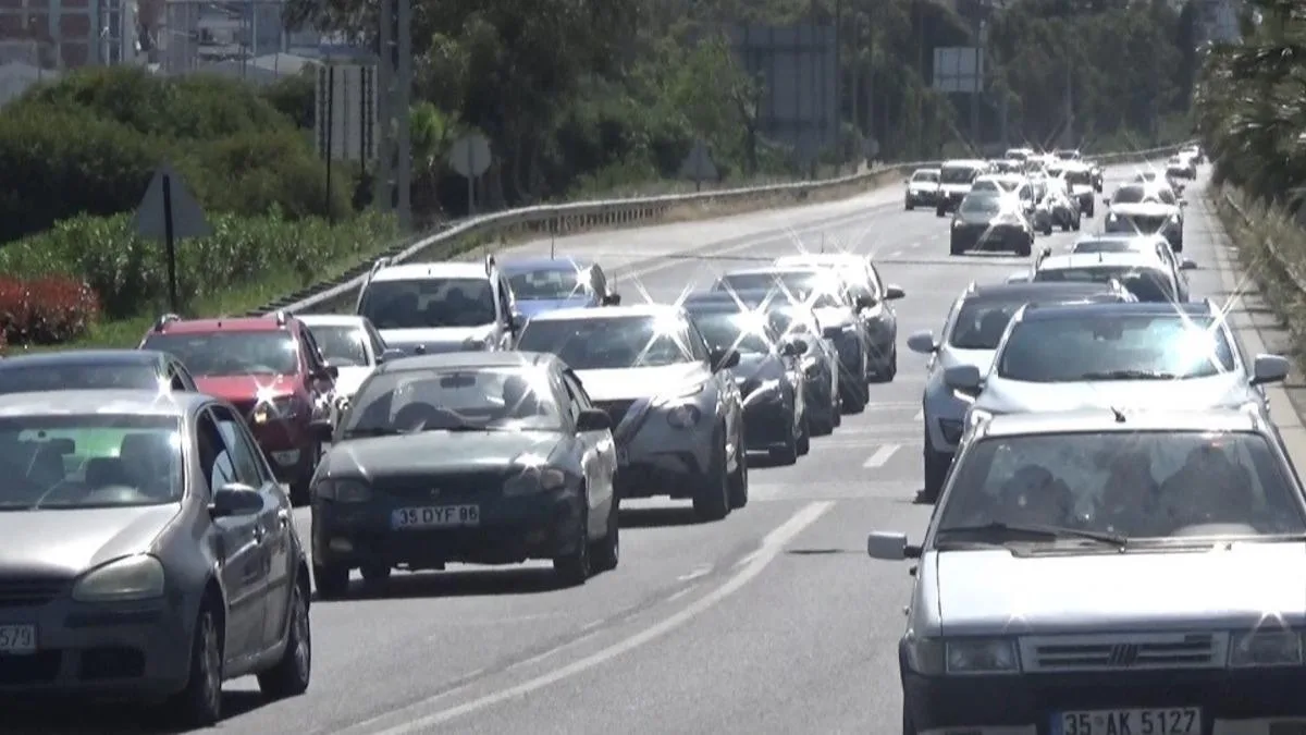 İzmir’de Yeni Araç Kaydı Mayıs’ta Düşüşte!