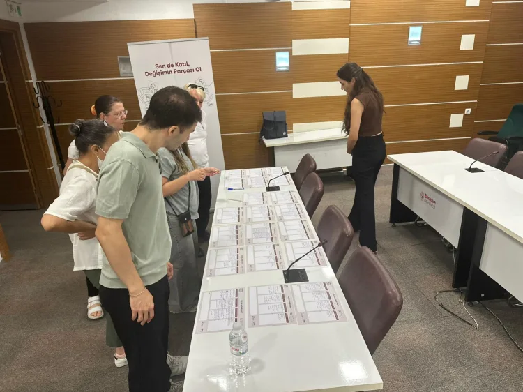 İzmir’de Yurttaş Meclisi’nden 115 Politika Önerisi!