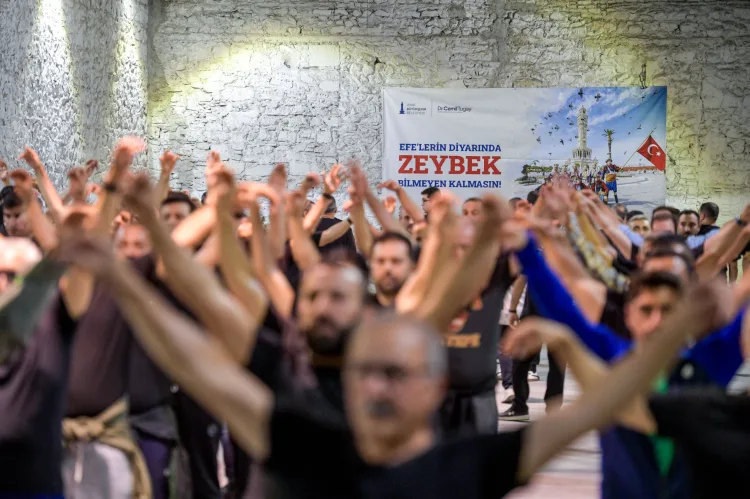 İzmir’de Zeybek Kurslarına Yoğun İlgi!