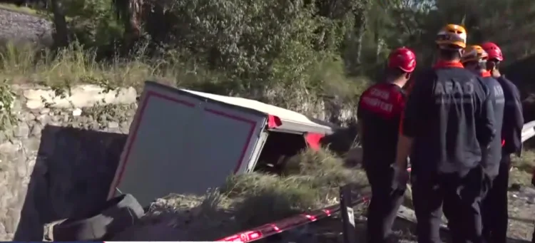 İzmir’de Zincirleme Kaza: 3 Ölü, 10 Araç Karıştı