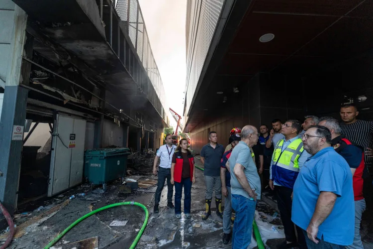 İzmir’deki Yangın İle İlgili Acil İnceleme Çağrısı