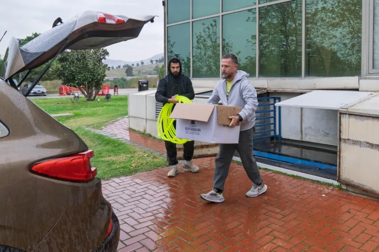İzmir’den 1550 Okula 31 Milyonluk Spor Desteği!