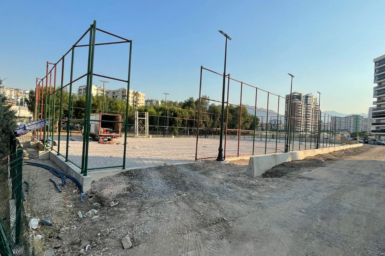 İzmir’e Beş Yeni Halı Saha Geliyor!