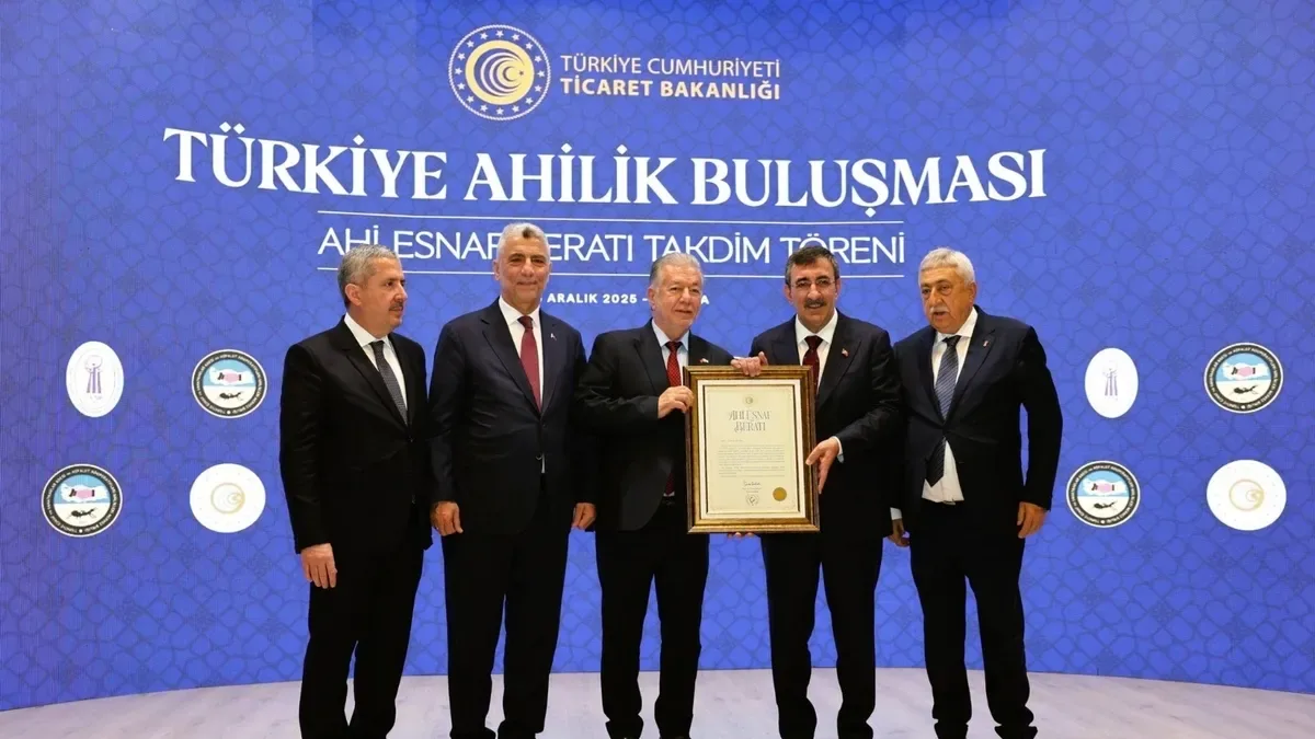 İzmir Esnaf Teşkilatı’na Ahi Beratı Sevinci!