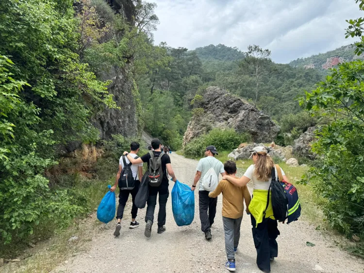 İzmir İtfaiyesi’nden Doğa Yürüyüşü ve Farkındalık