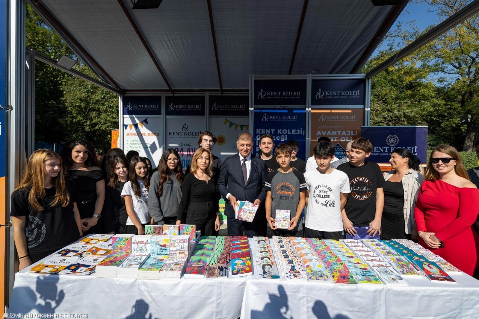 İzmir Kitap Fuarı: Sanat ve Edebiyat Buluşması!