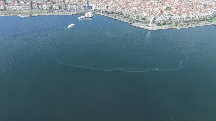 İzmir Körfezi’nde Dış Kaynaklı Kirlilik Alarmı!