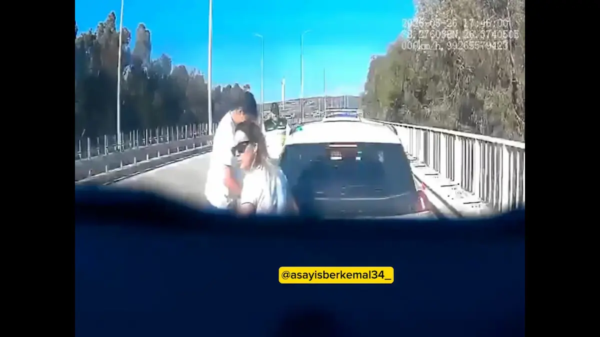 İzmir Otoyolu’nda kaza! Denetim sırasında Jandarmaya TIR çarptı 2