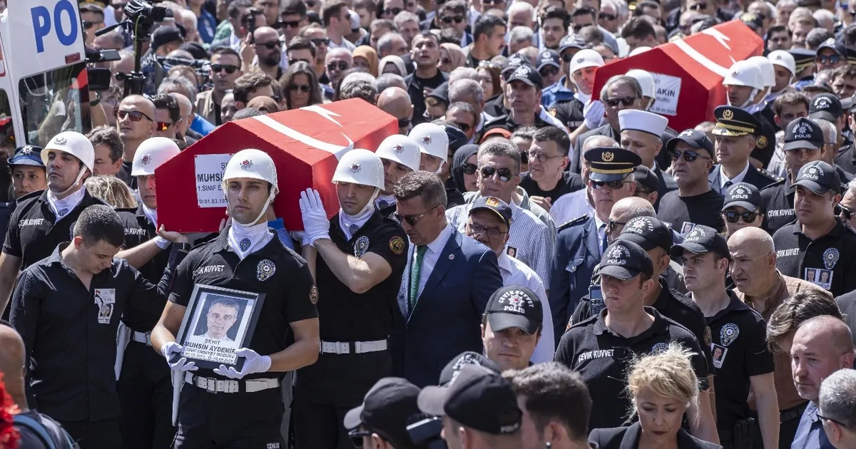 İzmir, Şehitlerine Duygusal Veda Töreni!