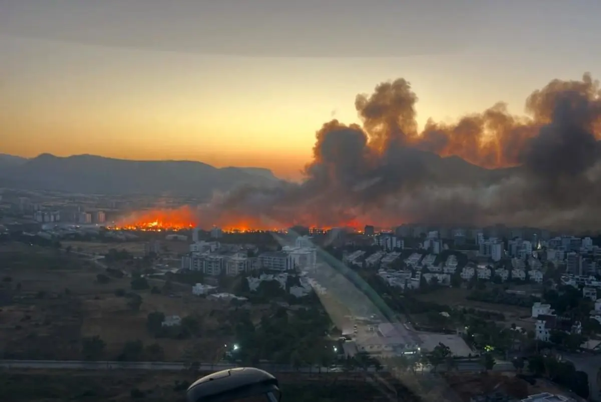 İzmir ve Antalya da alevlere karşı mücadele! Ekiplerin çalışmaları sürüyor 5