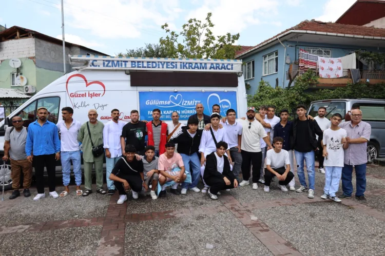 İzmit Belediyesi Umre Yolcularını Uğurladı