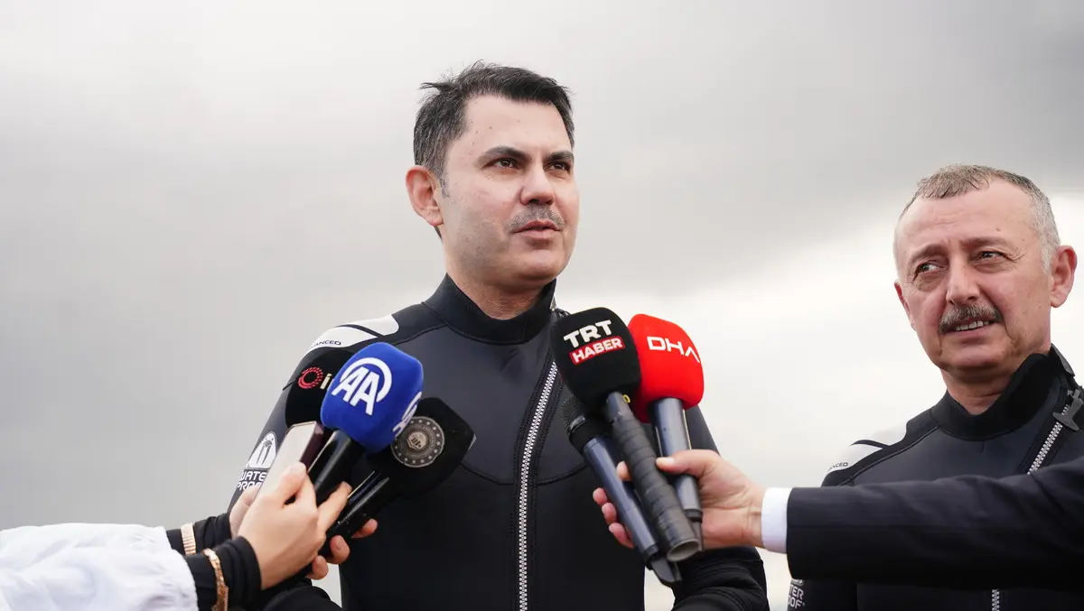 Bakan Kurum İzmit Körfezi ne daldı!  Deniz nefes almaya başladı  diyerek duyurdu:  Fethiye Körfezi...  4