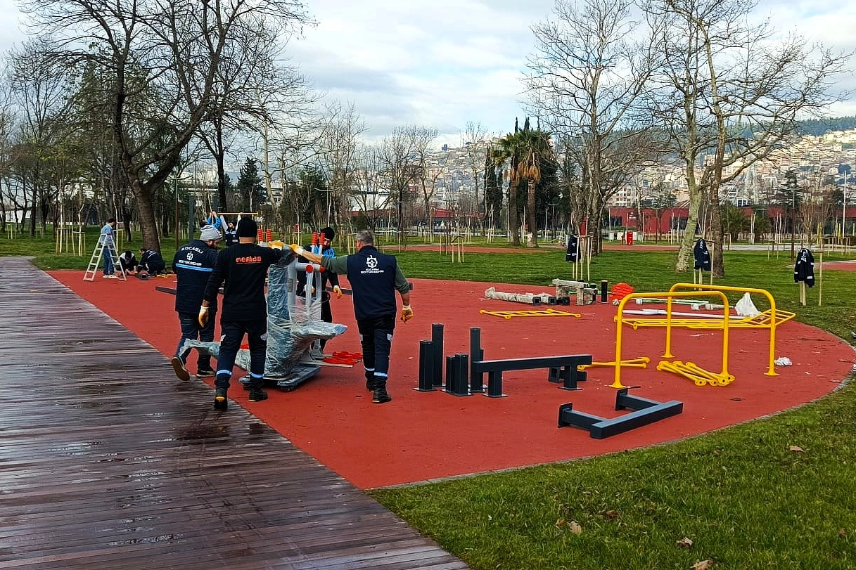 İzmit Millet Bahçesi’ne Yeni Spor Ekipmanları!