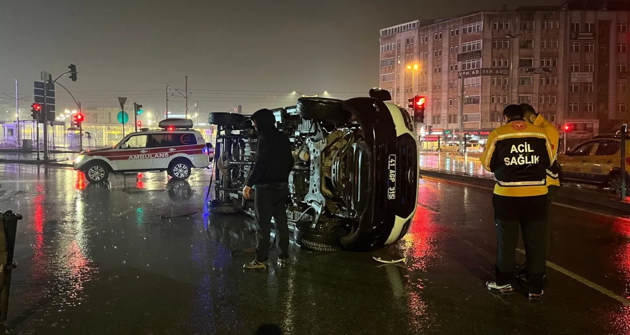 İzmit’te Ambulans Minibüsle Çarpıştı: 6 Yaralı!
