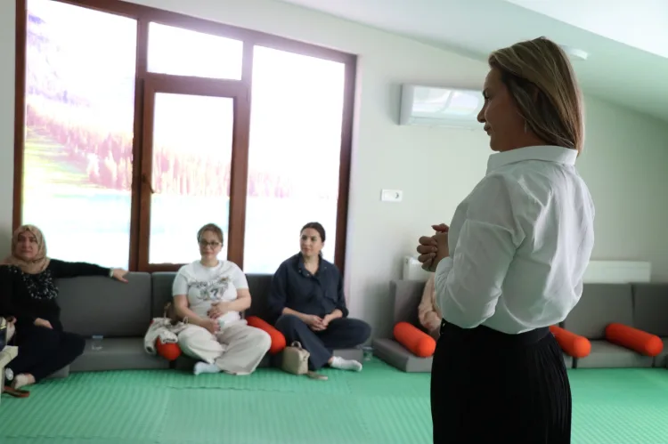 İzmit’te Anne Adaylarına Bilinçli Doğum Eğitimi