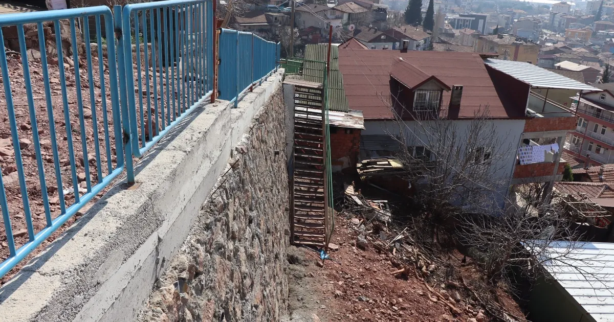 İzmit’te Güvenli Alan: Yeni Taş Duvar Tamamlandı