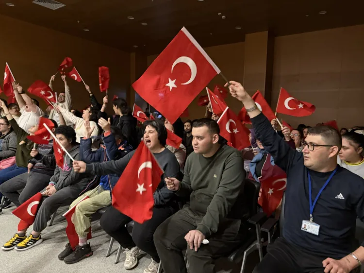 İzmit’te İstiklal Marşı’na Anlamlı Anma Etkinliği