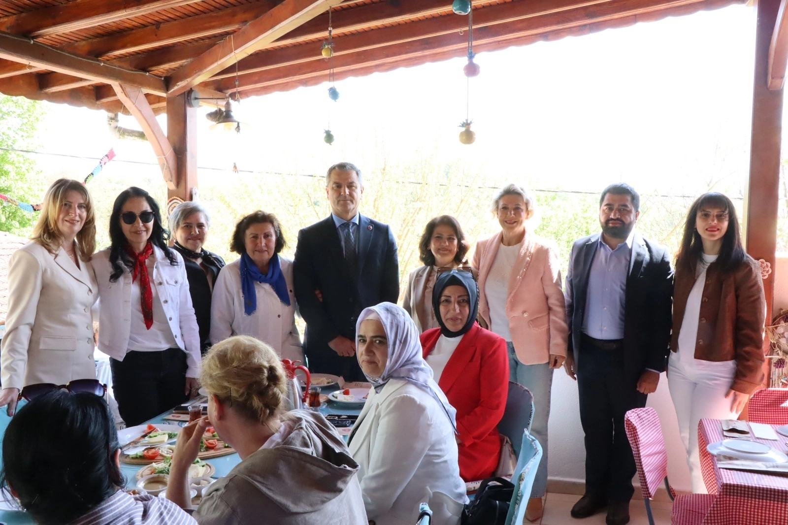 İzmit’te Kadın Muhtarlara Anneler Günü Kahvaltısı