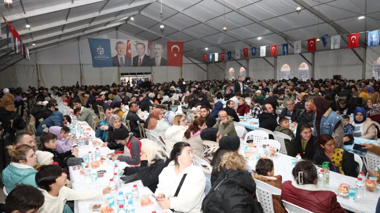 İzmit’te Ramazan Coşkusu: Kardeşlik Sofrası Kuruldu!