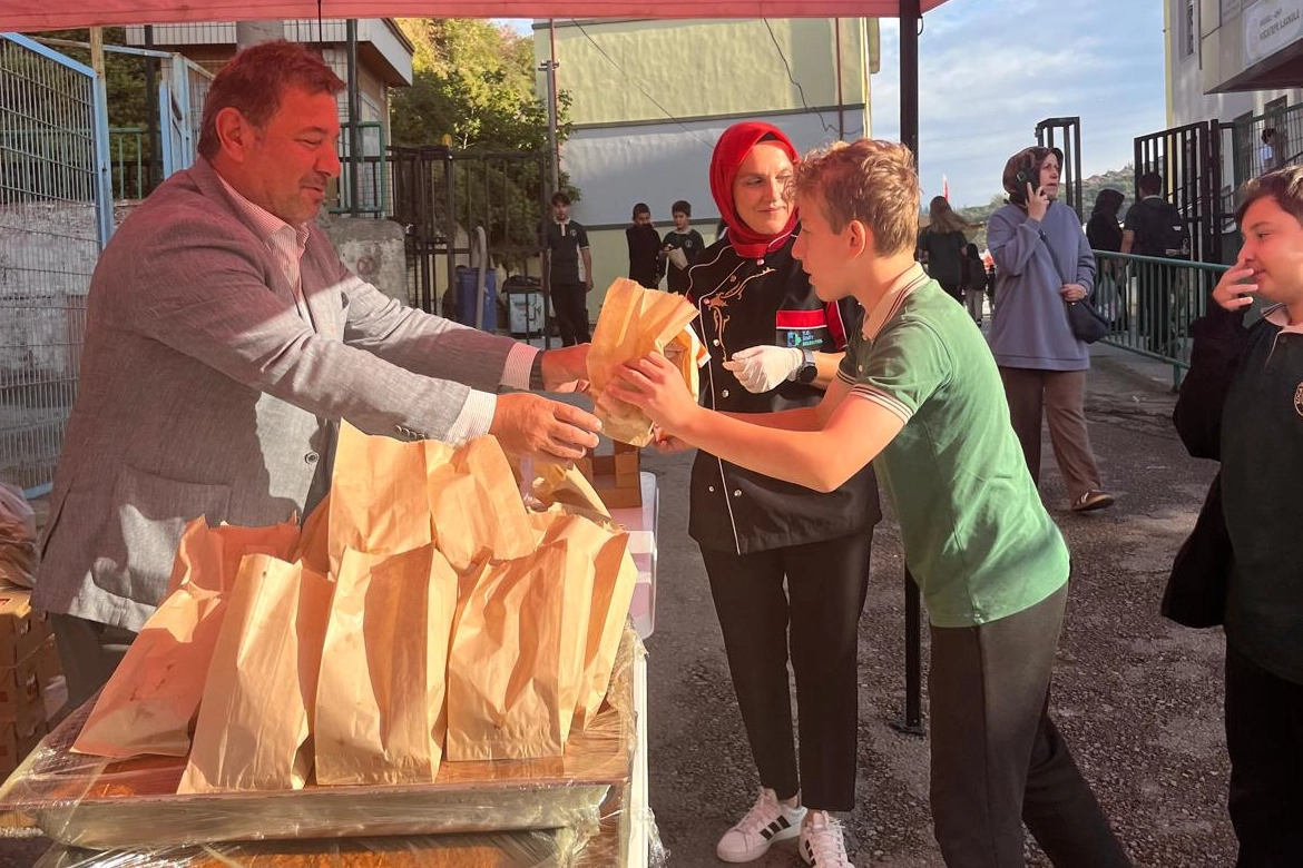İzmit’te Sağlıklı Beslenme Saati Projesi Devam Ediyor