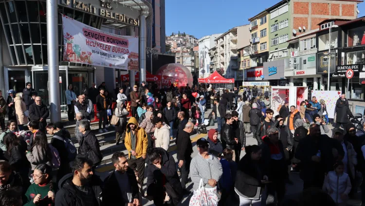 İzmit’te Sevgililer Günü Coşkusu Yaşandı!