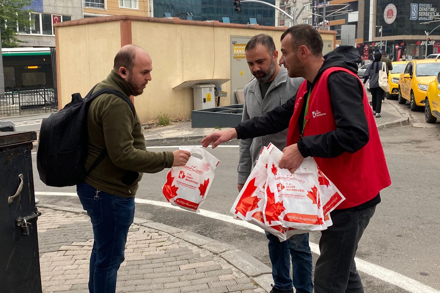 İzmit’ten İşçilere Moral Ziyareti ve Destek!