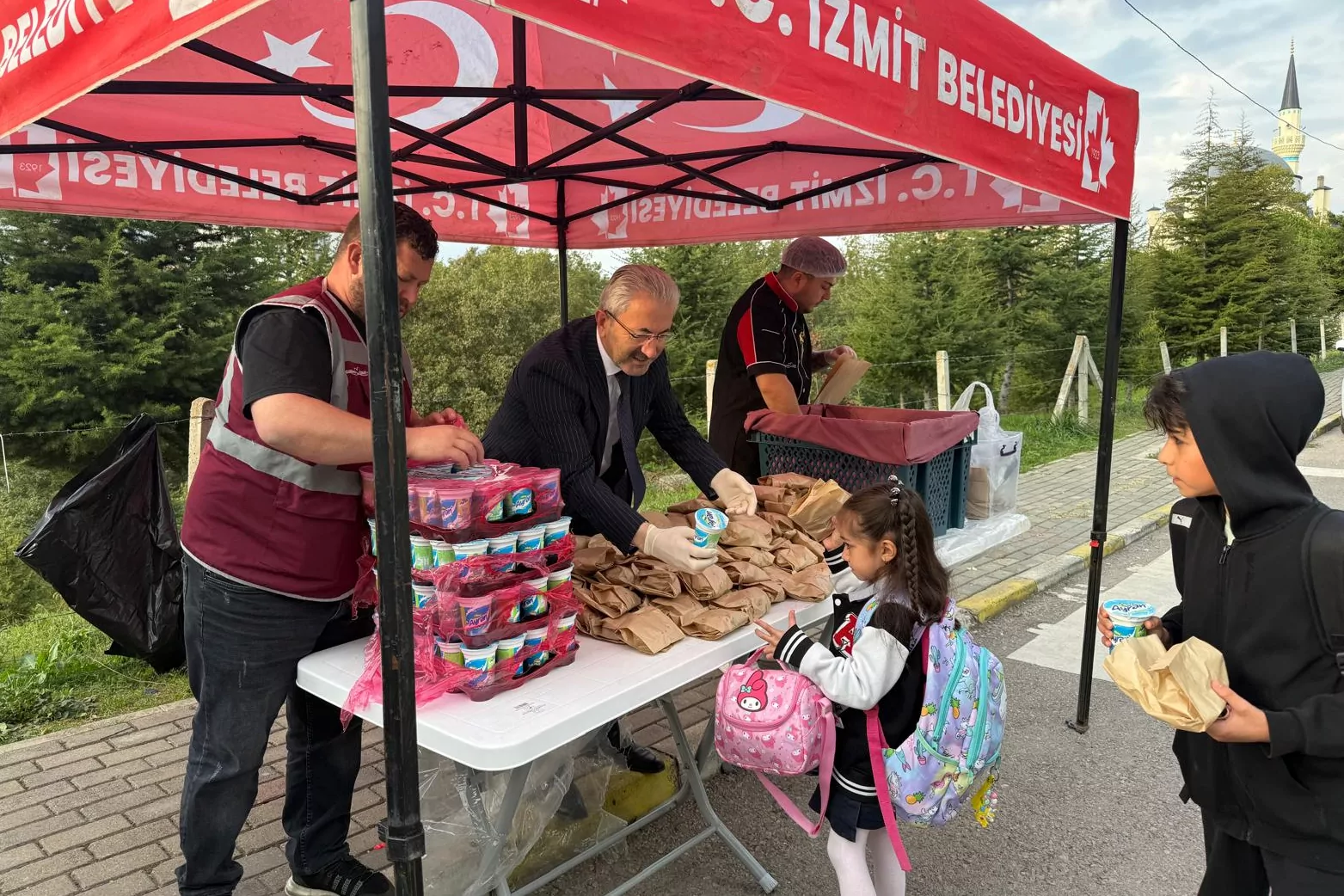 İzmit’ten Öğrencilere Beslenme Desteği