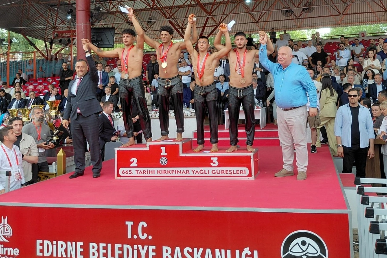İzmitli Pehlivanlar Kırkpınar’da Tarih Yazdı!