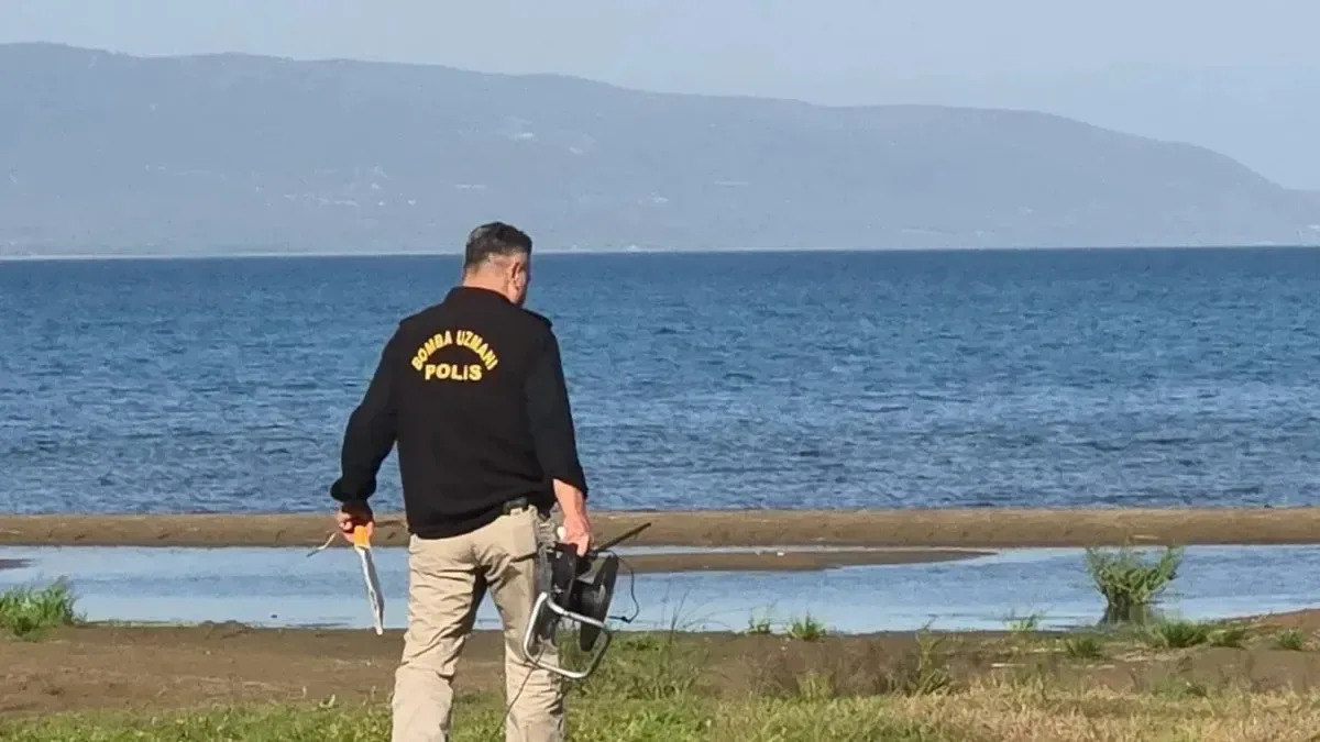 İznik Gölü’nde Patlamamış Top Mermisi Bulundu!