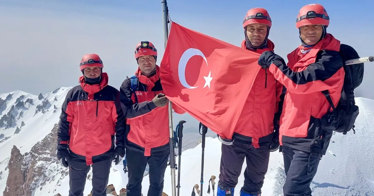 Jandarma 186. Yılını Erciyes Zirvesinde Coşkuyla Kutladı