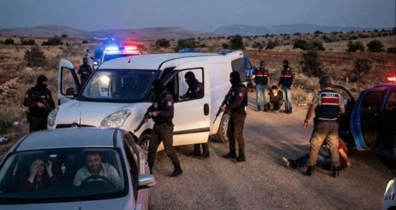 Jandarma Kılığındaki Soyguncular Şok Etti!