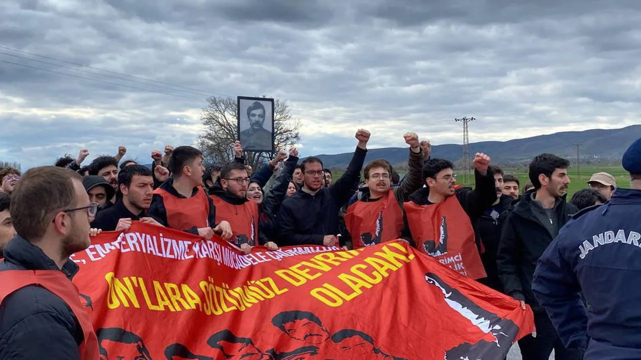 Jandarma, Mahir Çayan Anmasına Müdahale Etti!