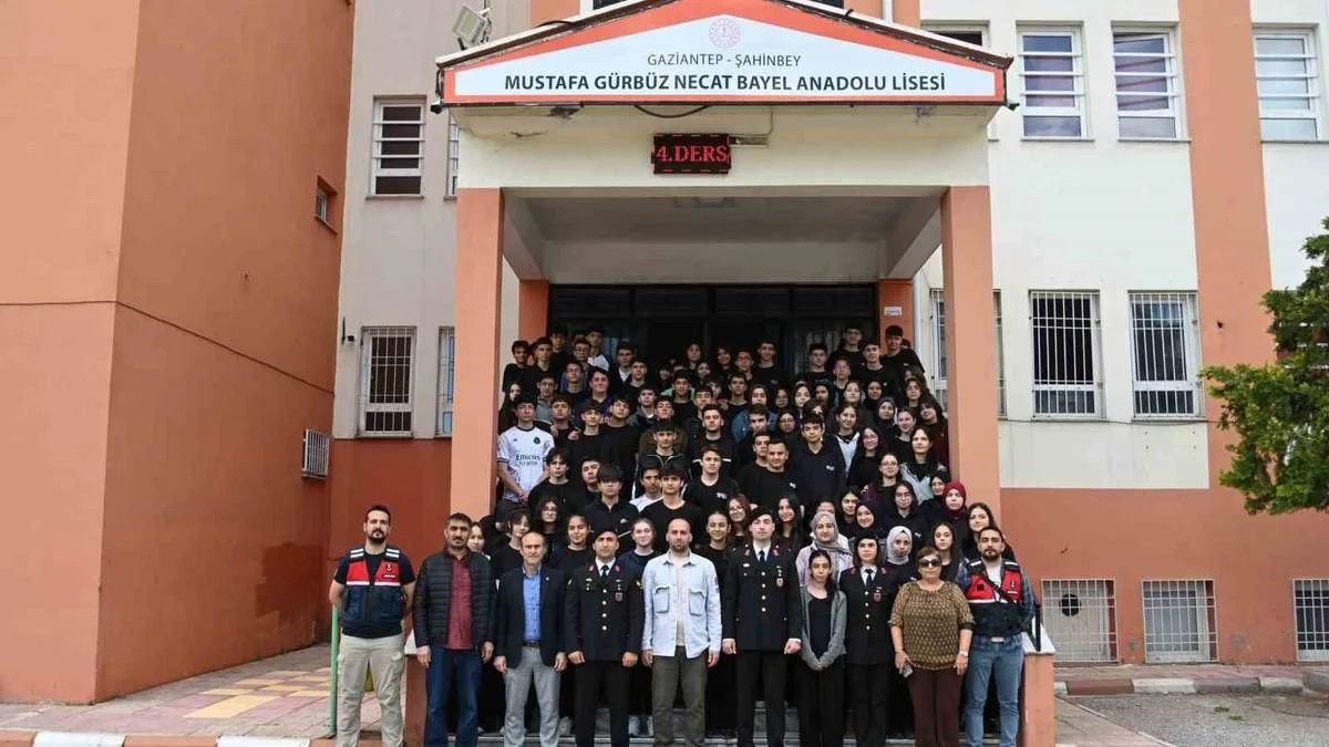 Jandarma, Öğrencilere Askeri Eğitim Tanıttı
