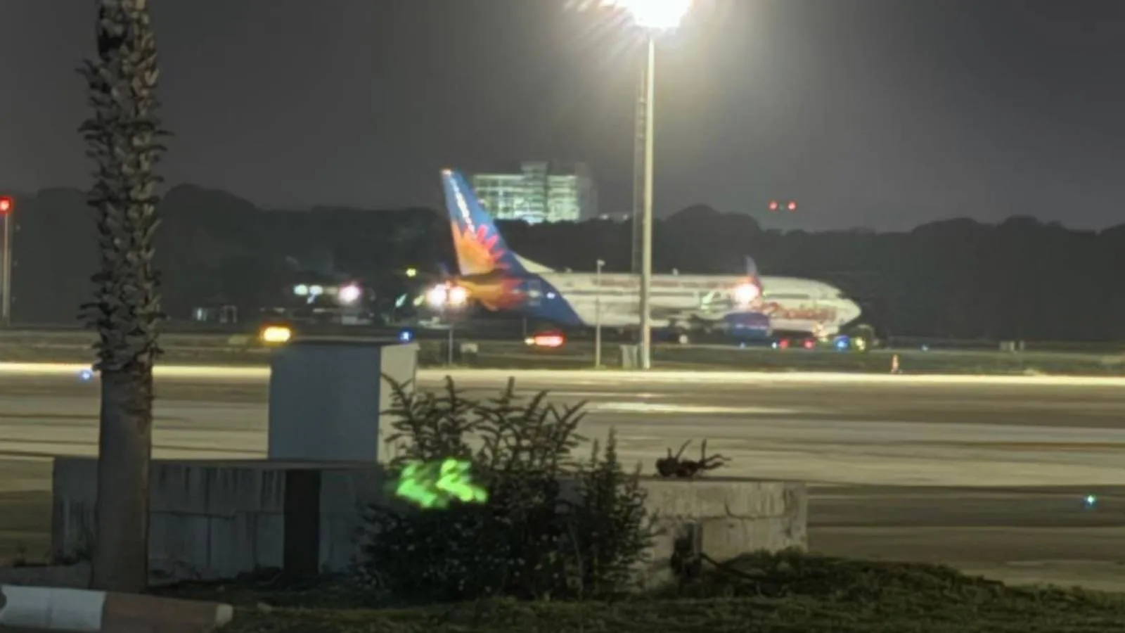 Jet2 Uçağı, Pilotun Rahatsızlanmasıyla Acil İndi