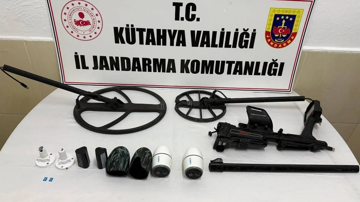 Kaçak Kazı Operasyonunda Dedektör Ele Geçirildi
