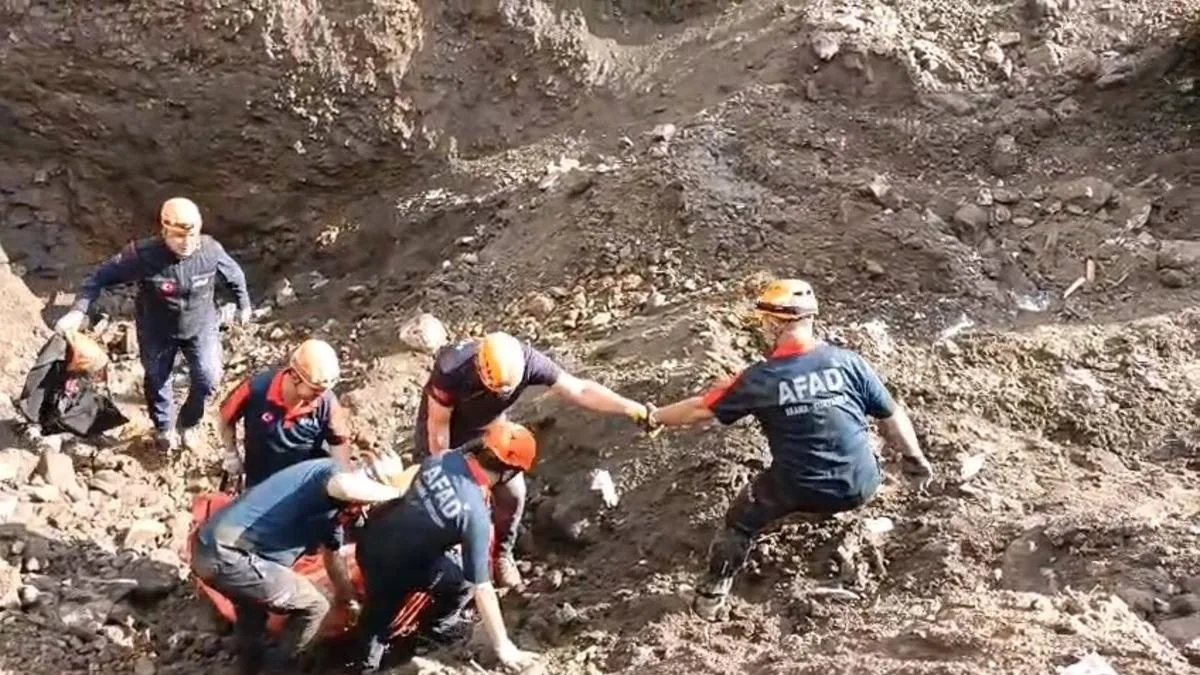 Kaçak Kazıda Göçük: Ekipler Mahsur Kaldı!