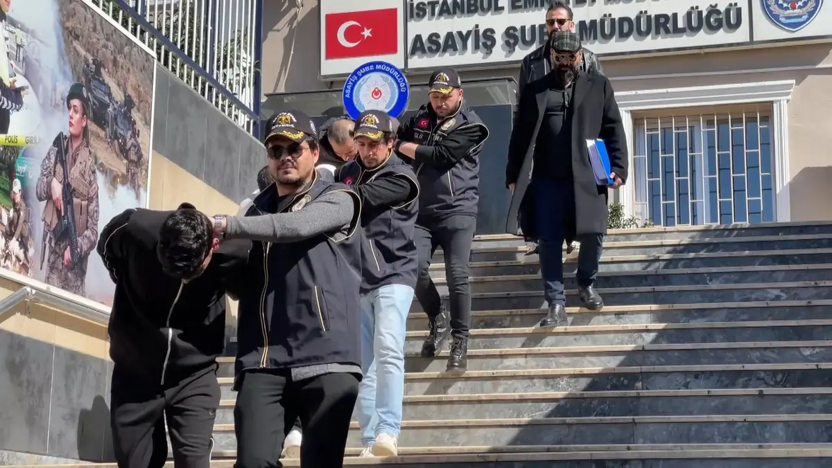 Kadıköy de akılalmaz soygun! Yaşlı kadını ve bakıcısını bağlayıp kasayı boşalttılar 5