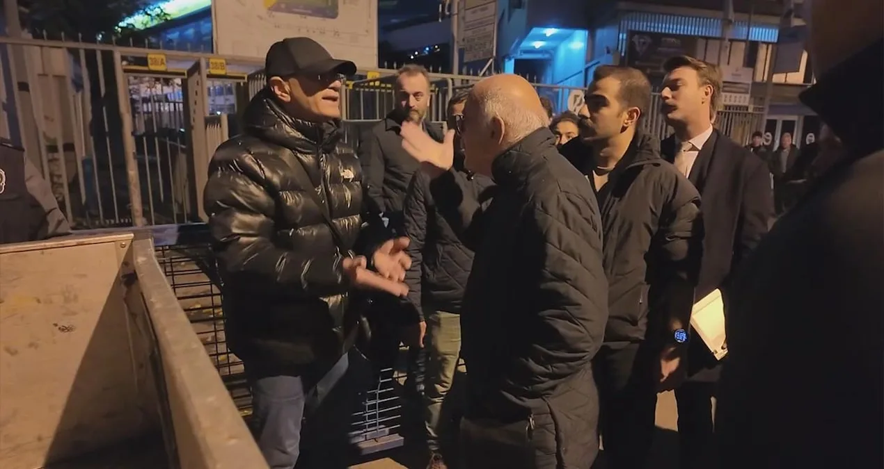 Kadıköy'de yıkım kararı alınan 3 binada tahliye gerginliği
