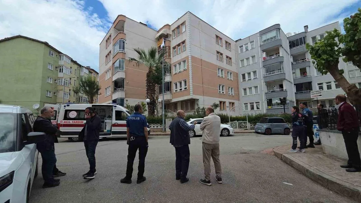 Kadın Balkondan Bağırdı, İkna 2 Saat Sürdü