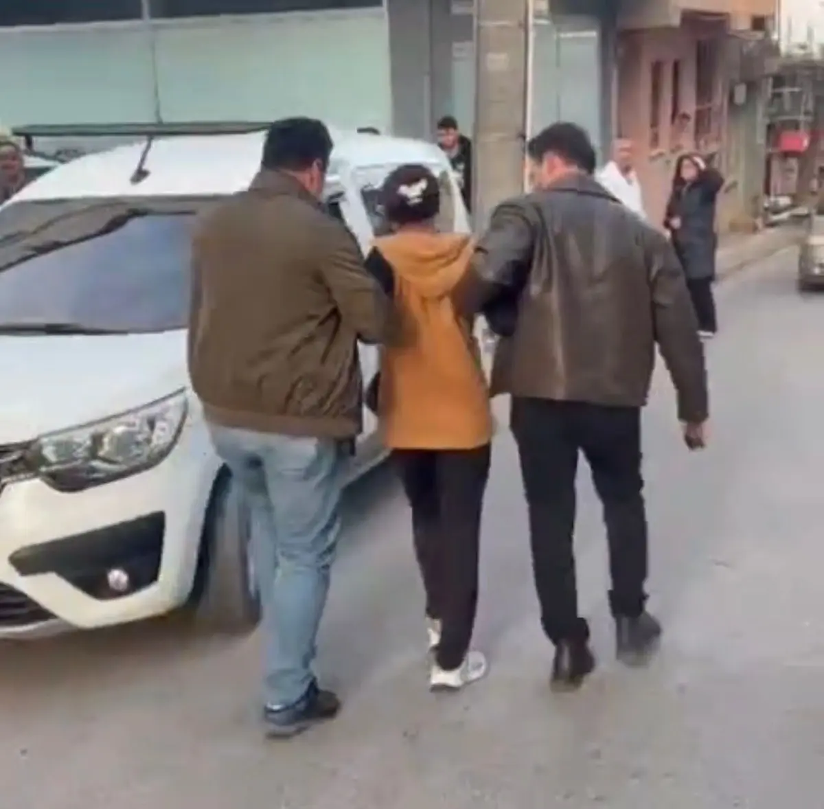 Yer: Bursa... Aracı çalmak isterken sahibi tarafından yakalandı! Pes dedirten savunma 3